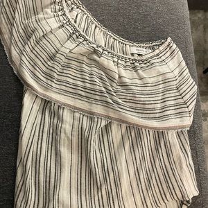 Bailey 44 on shoulder ruffle striped top size M